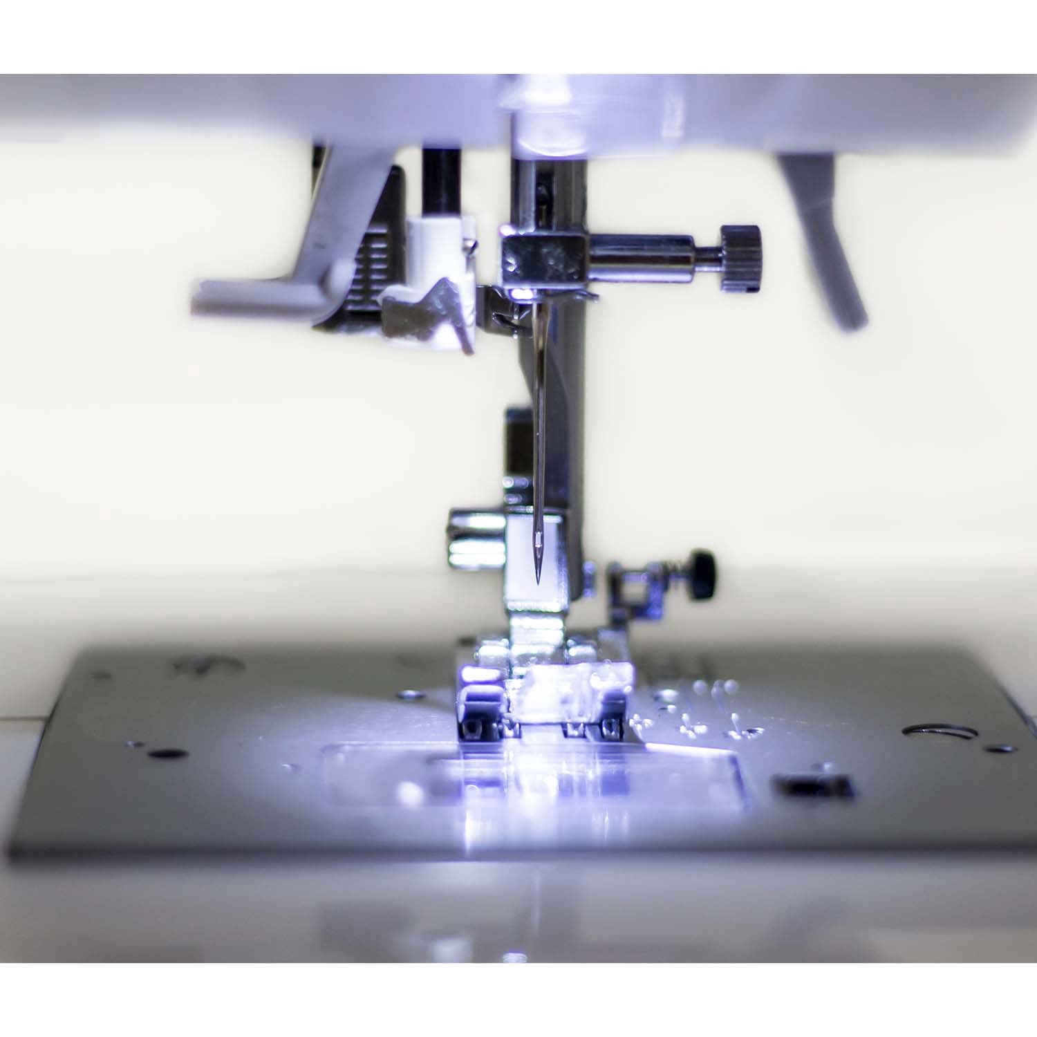 Computerized Sewing Machine with 810 Stitches, LCD Display