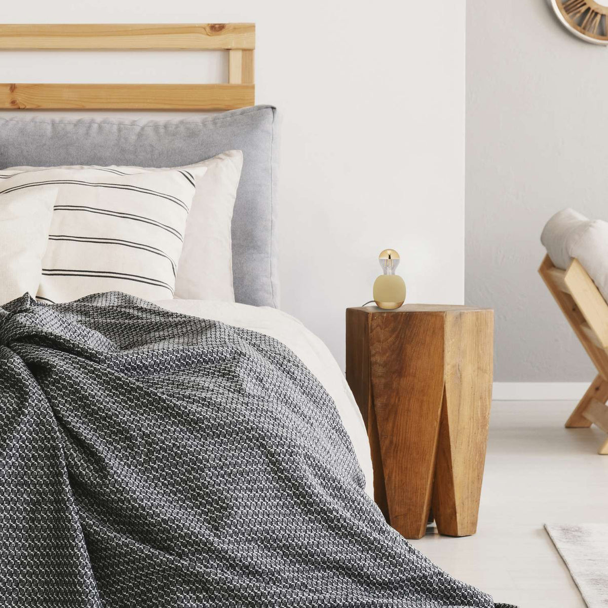 Concrete table lamp