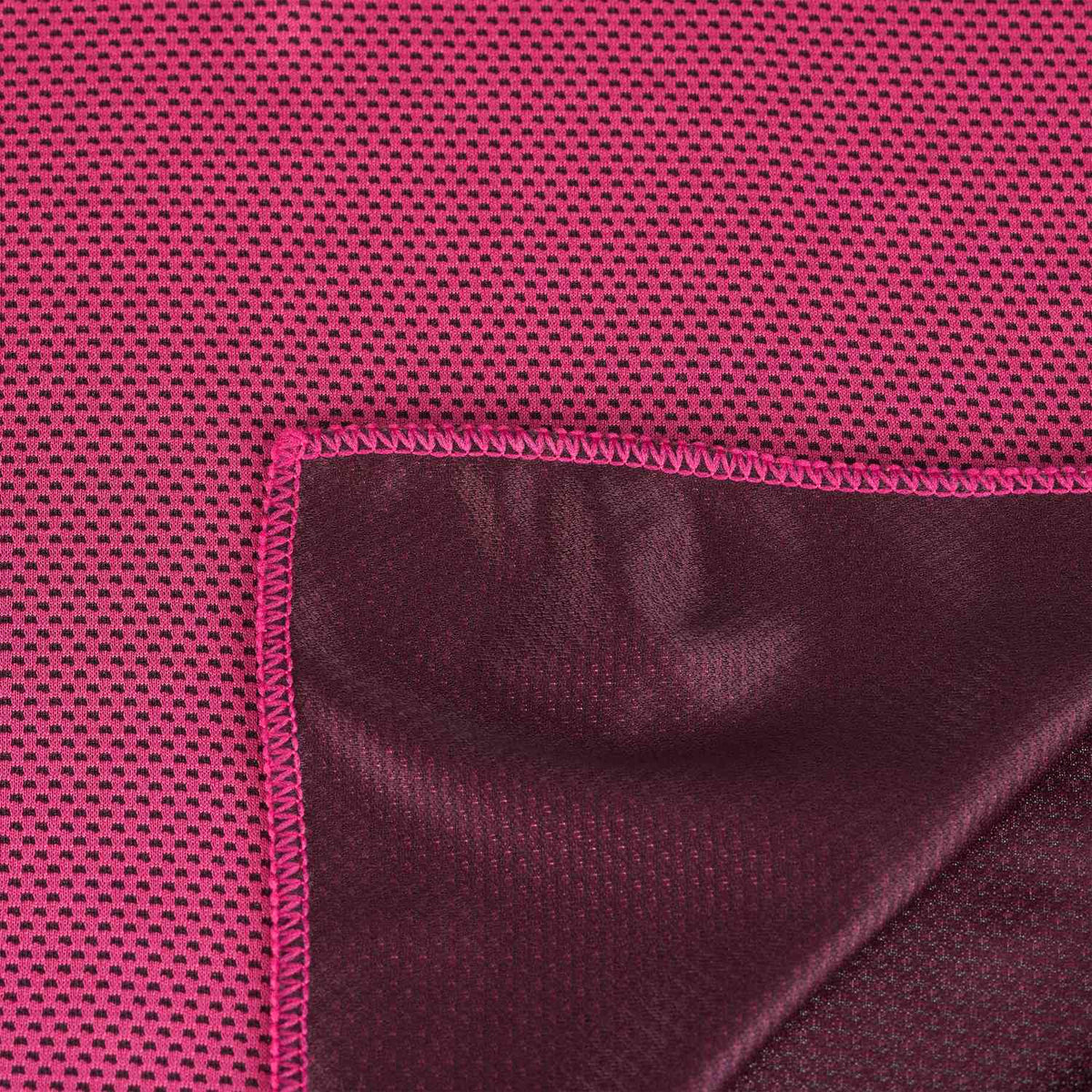 Cooling towel in a pack of 2
