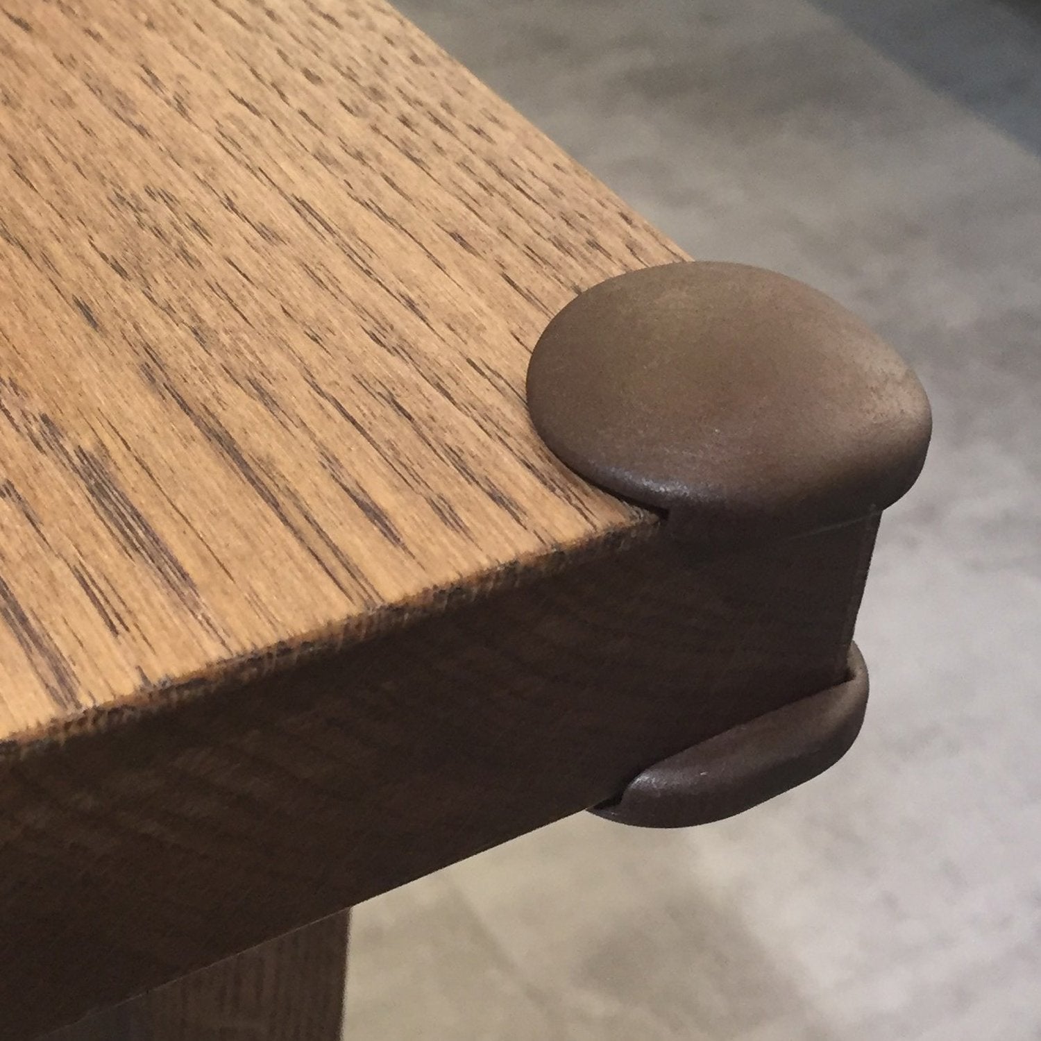 Corner protection Brown