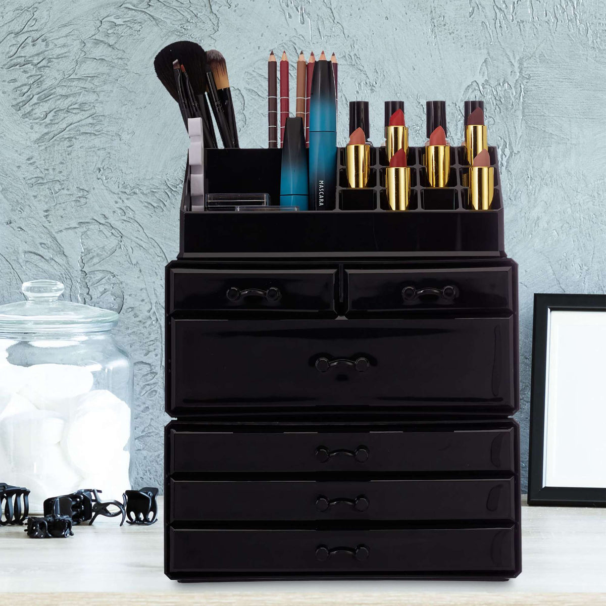 Cosmetics storage with 6 drawers
