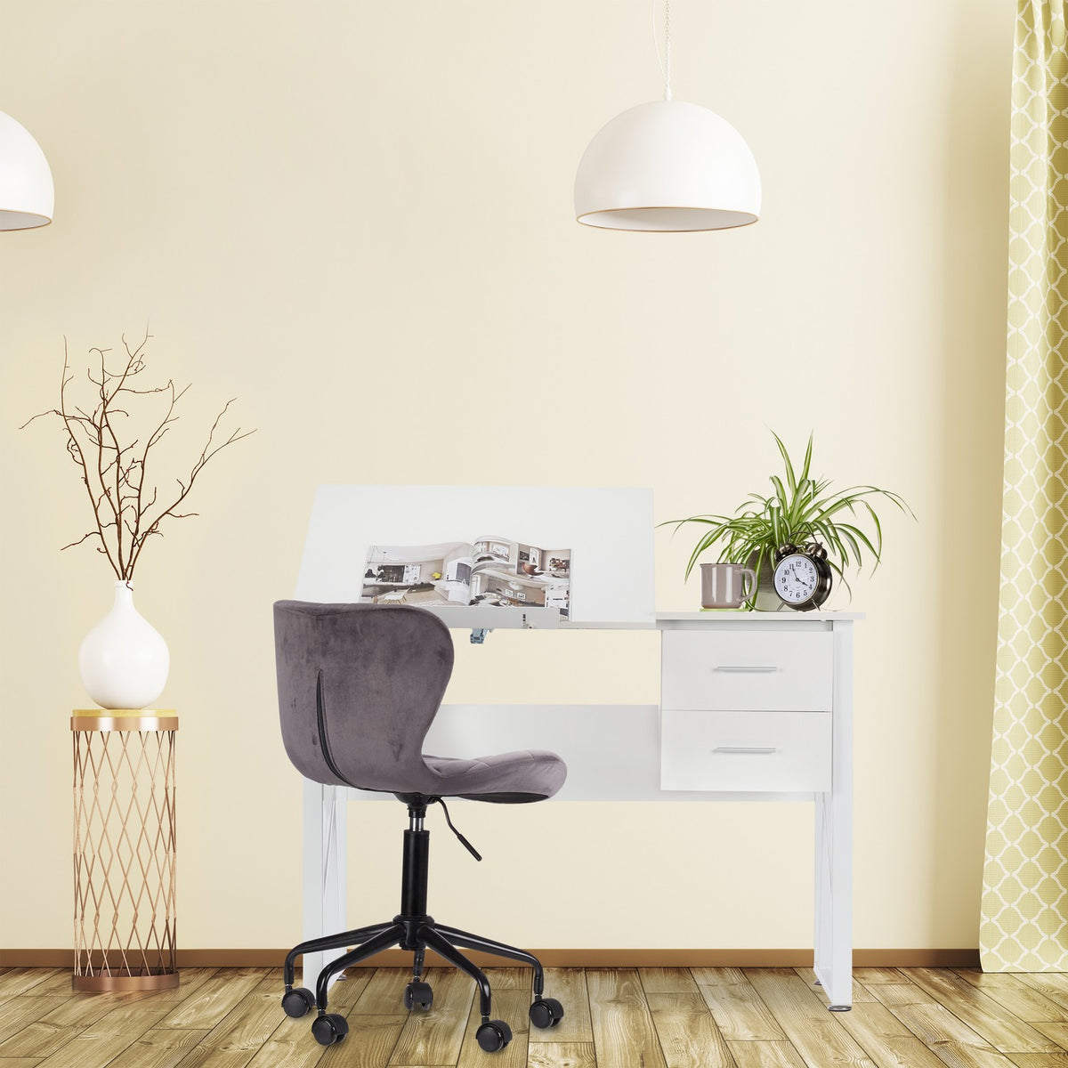 Coverable desk