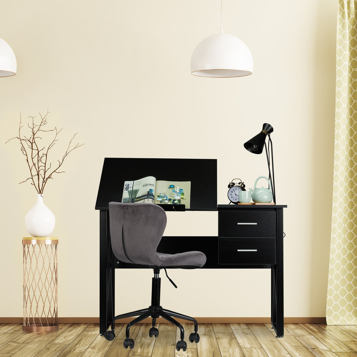 Coverable desk