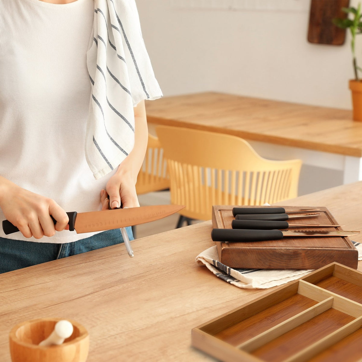 Cutlery box in bamboo