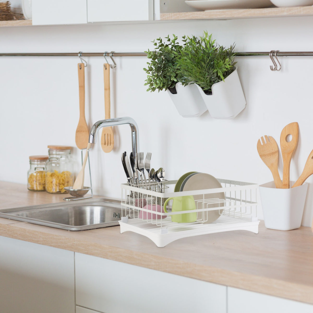 Cutlery holder in stainless steel