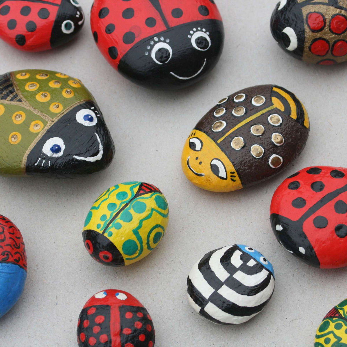 Dark gray stones for painting