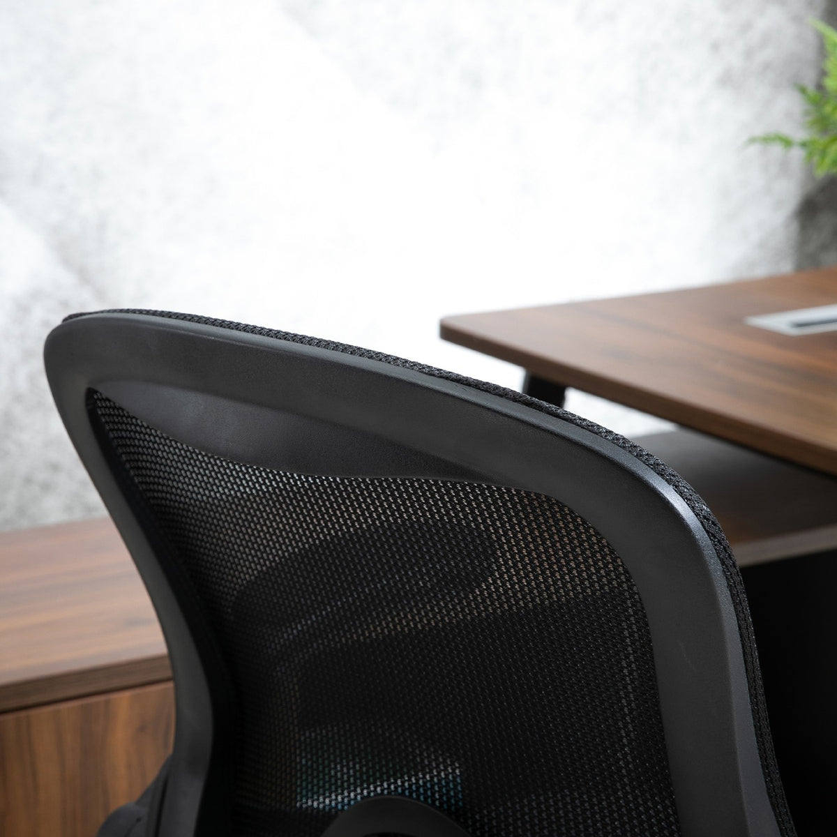 Desk Chair Ergonomic Office Chair Swivel Chair 360° With Adjustable Foot Ring Load Capacity Up To 120 Kg Mesh Black 106-126 Cm