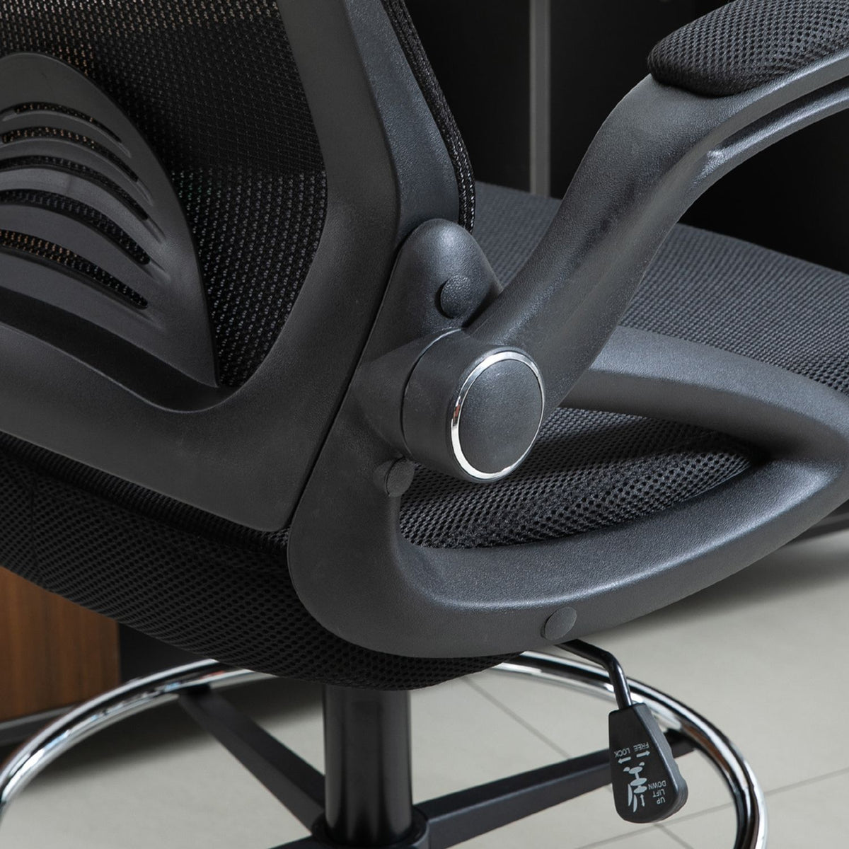 Desk Chair Ergonomic Office Chair Swivel Chair 360° With Adjustable Foot Ring Load Capacity Up To 120 Kg Mesh Black 106-126 Cm