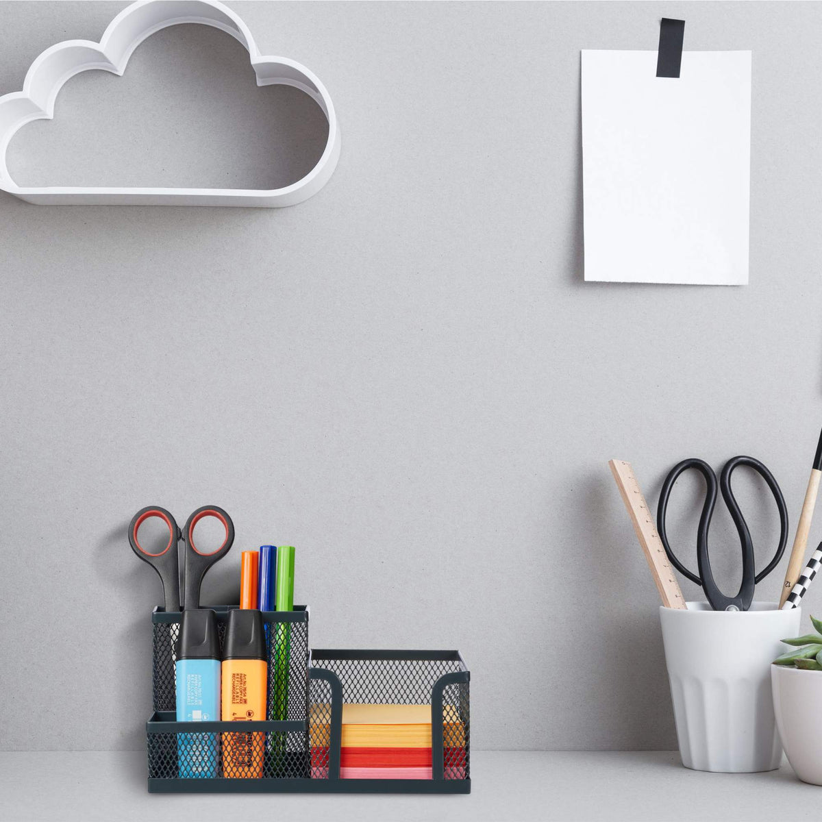 Desk organization with 3 compartments