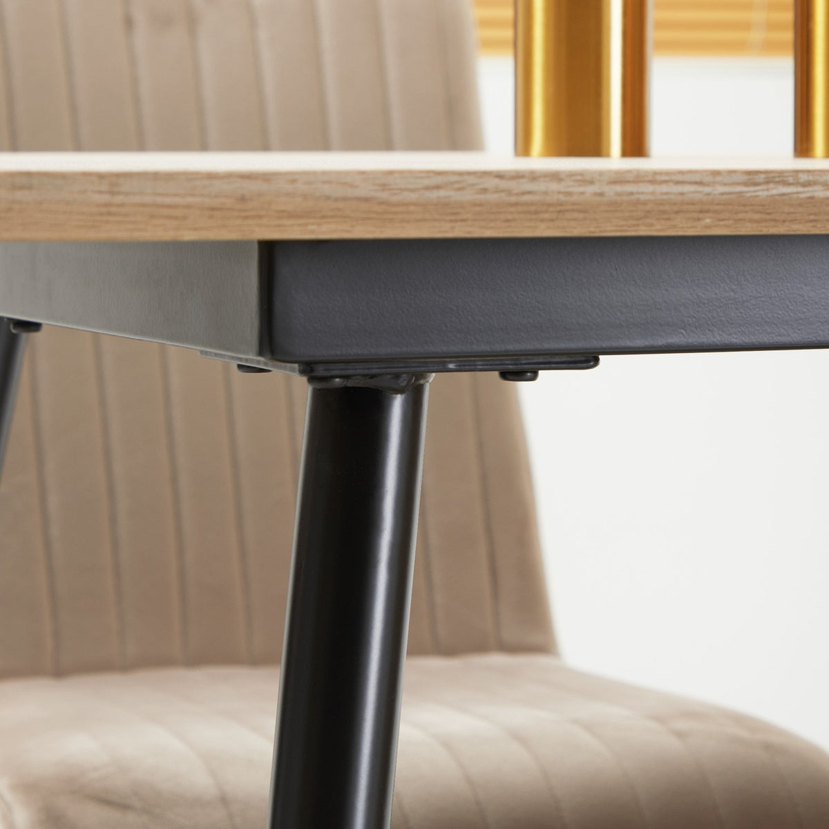 Dining Table Modern Kitchen Table For 4 People, Dining Room Table In Black With Wood Look, Steel Legs, 140X80X76Cm, Natural