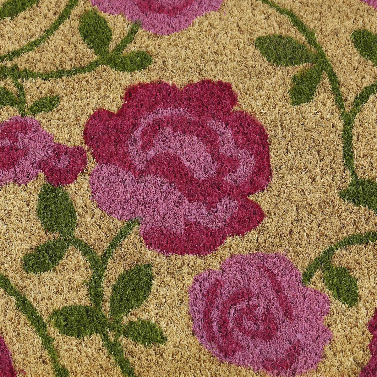 Door mat made of coconut fiber with beautiful roses