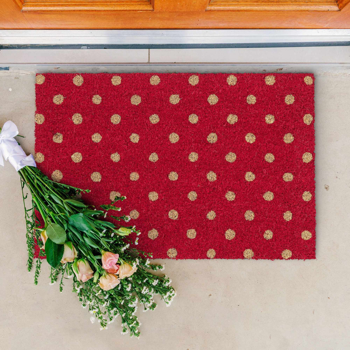 Door mat with coconut dotted