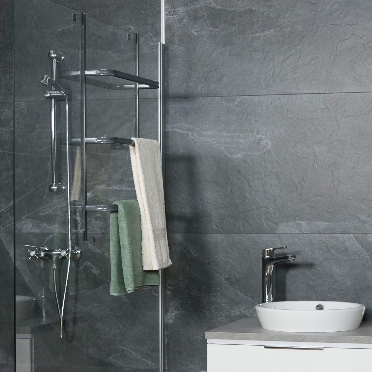 Door towel rail for hanging