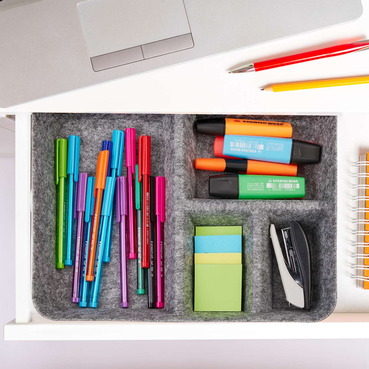 Drawer divider made of felt