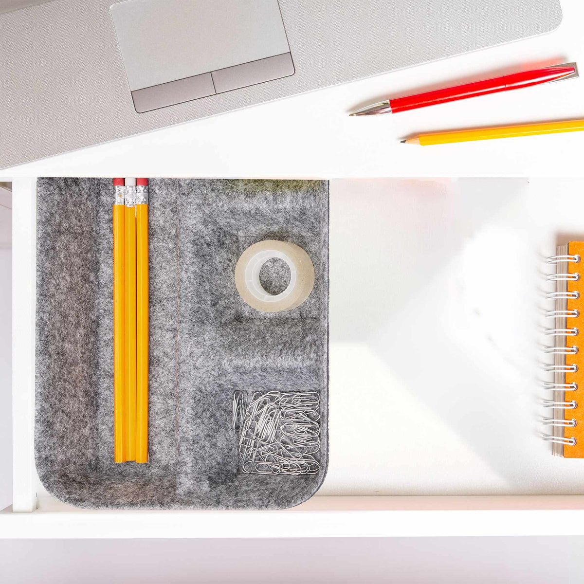 Drawer divider made of felt