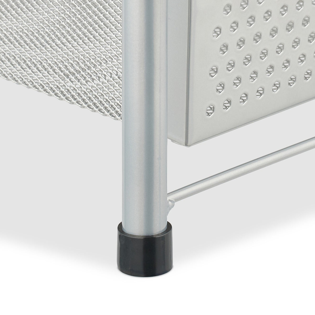 Drawer shelf with pull-out basket
