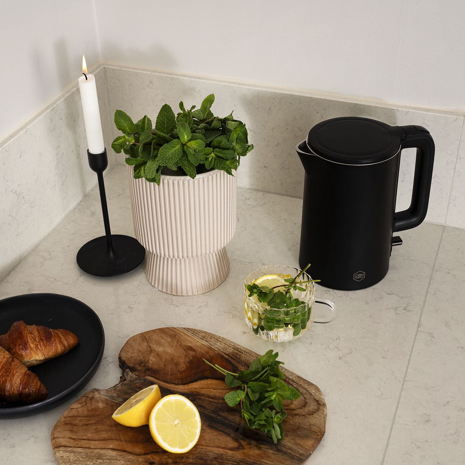 Electric Kettle 1.5 L, Double-Wall, Auto Shut-Off, Black