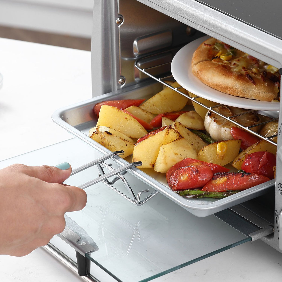 Electric oven 10L adjustable temperature and timer, grill and pan included, 750W, 36.5x26x22cm, silver black