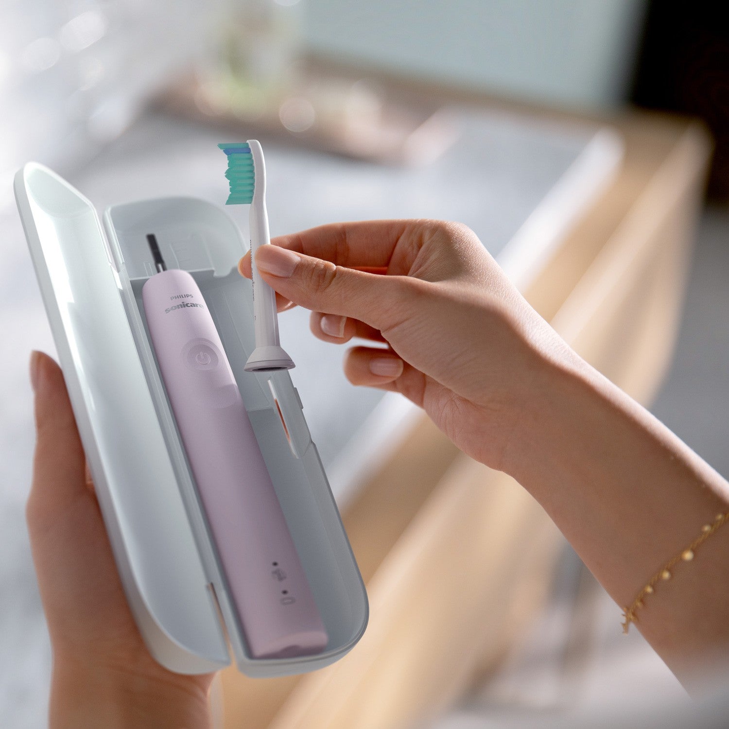 Electric toothbrush Pink + travel case HX3673/11