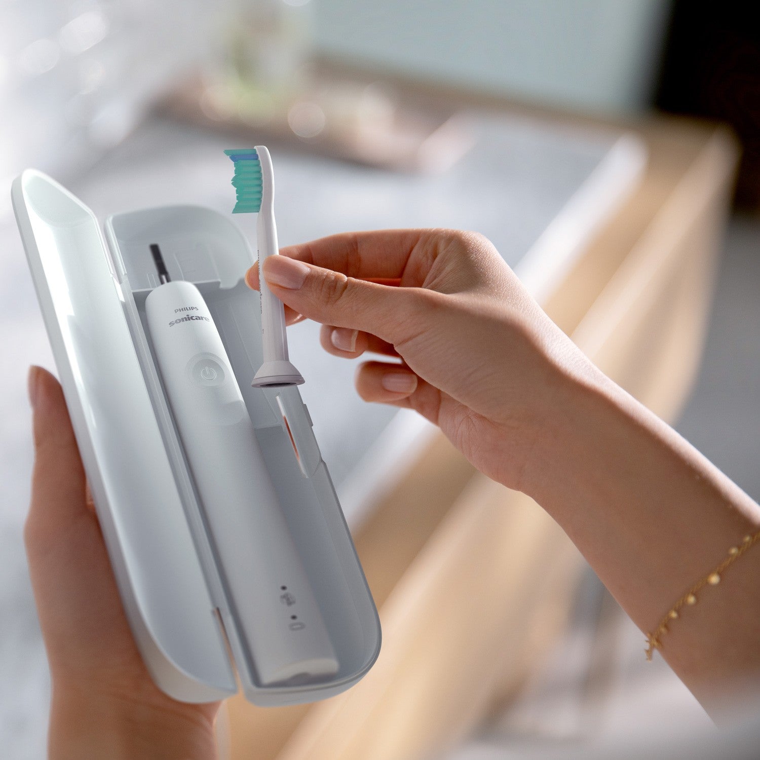 Electric toothbrush White HX3671/13