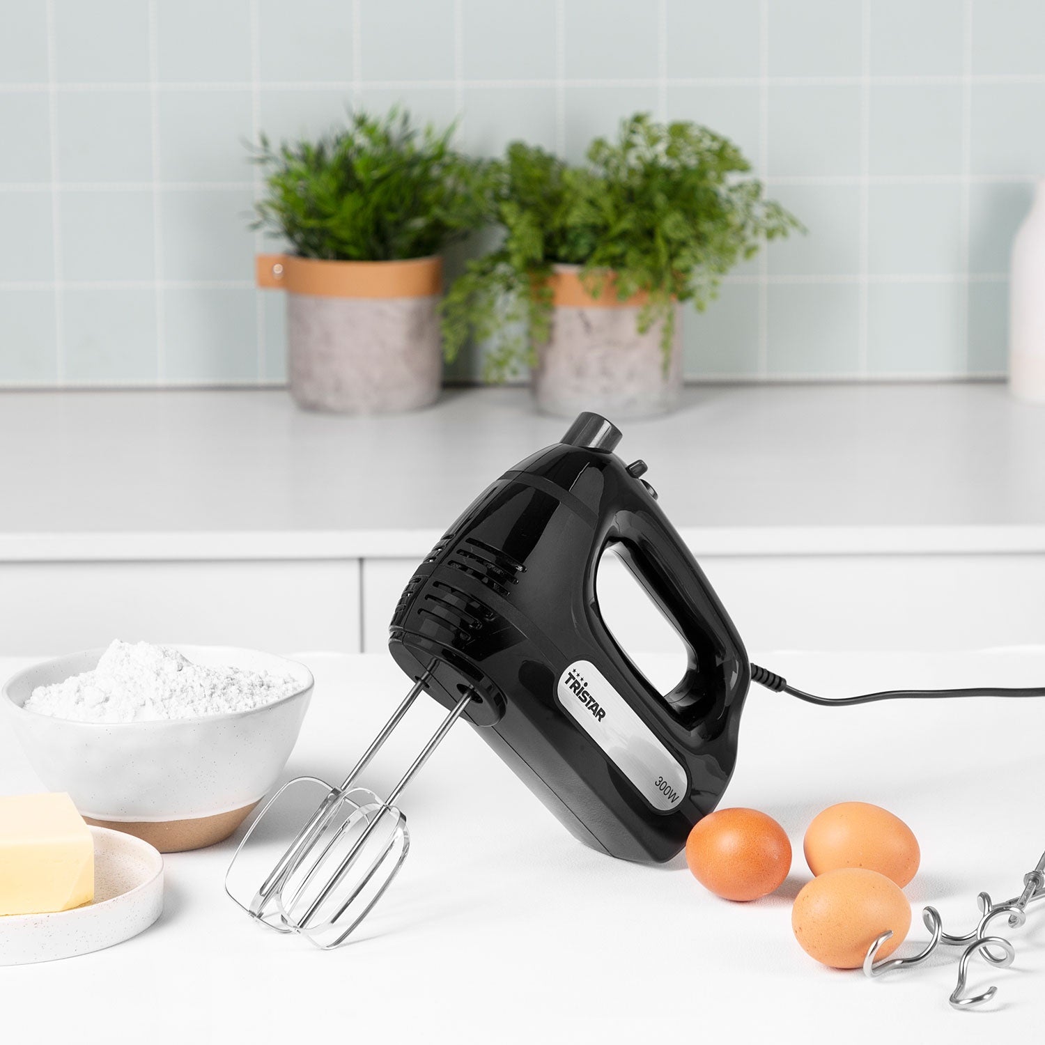 Elvisp MX-4201 300W 6 Speeds & Turbo func. Dough Hooks & Whisks
