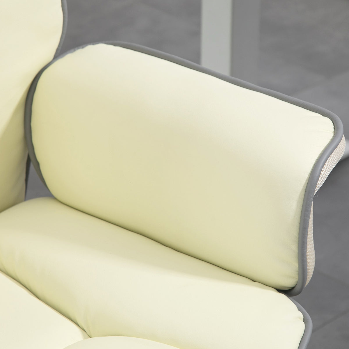 Ergonomic office chair backrest adjustable, height-adjustable desk chair with reclining function, cream