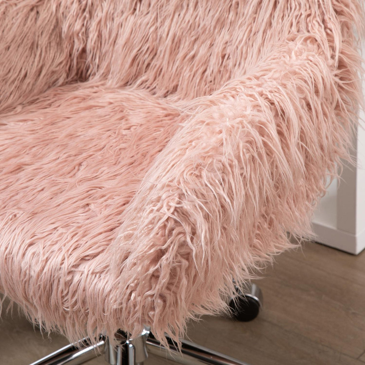 Executive Chair Swivel Chair Computer Chair With Faux Fur Seat Height Adjustment Faux Fur Foam Pink + Silver 57 X 60 X 75-85 Cm