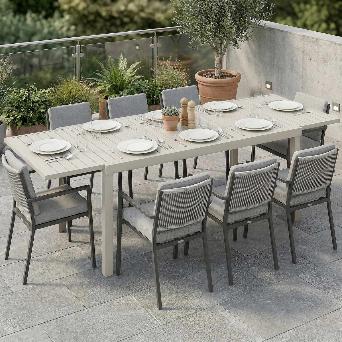 Extendable Aluminum Garden Dining Table for 6-8 People