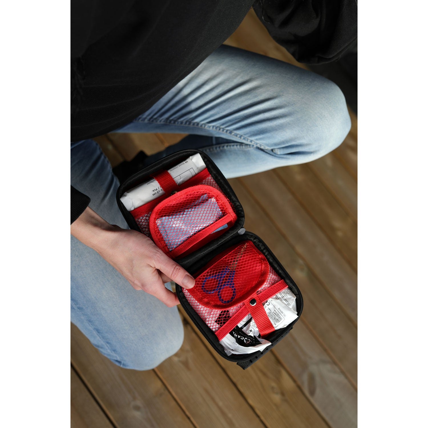 First Aid bag Small 30 pieces Red
