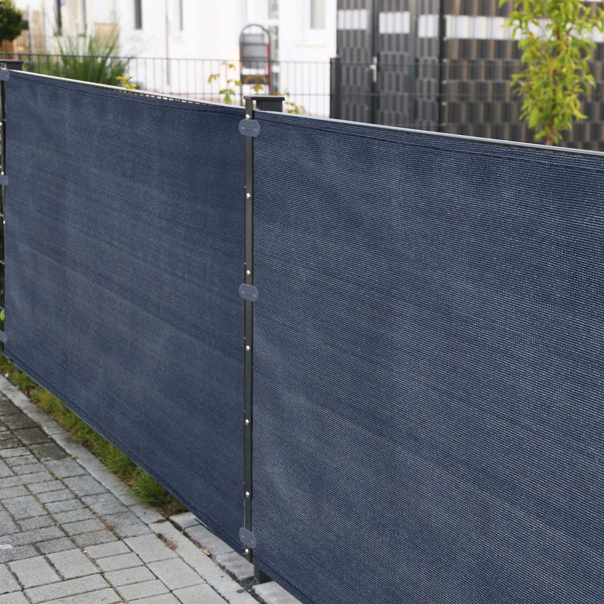 Fixing device for privacy protection in a set of 52