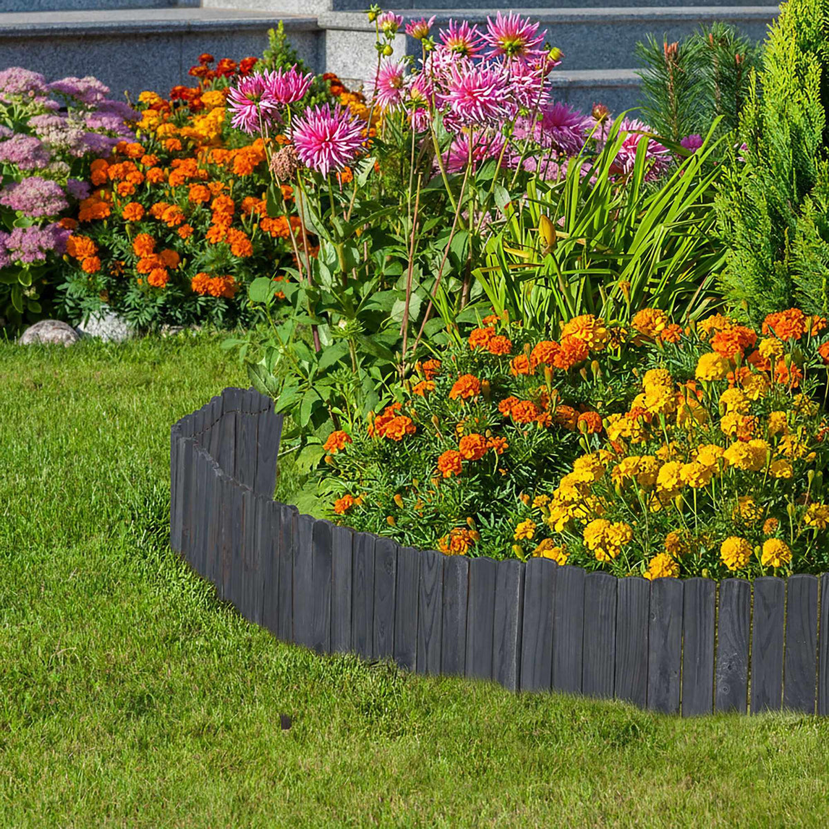 Flexible Wooden Garden Bed Edging – Spruce, Wire Backing