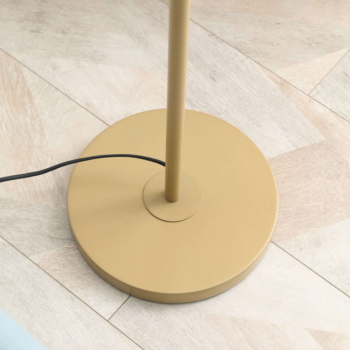 Floor lamp living room floor lamp with linen lampshade, pull chain switch, floor lamp with steel stand, E27 socket floor lamp for bedroom, cream white