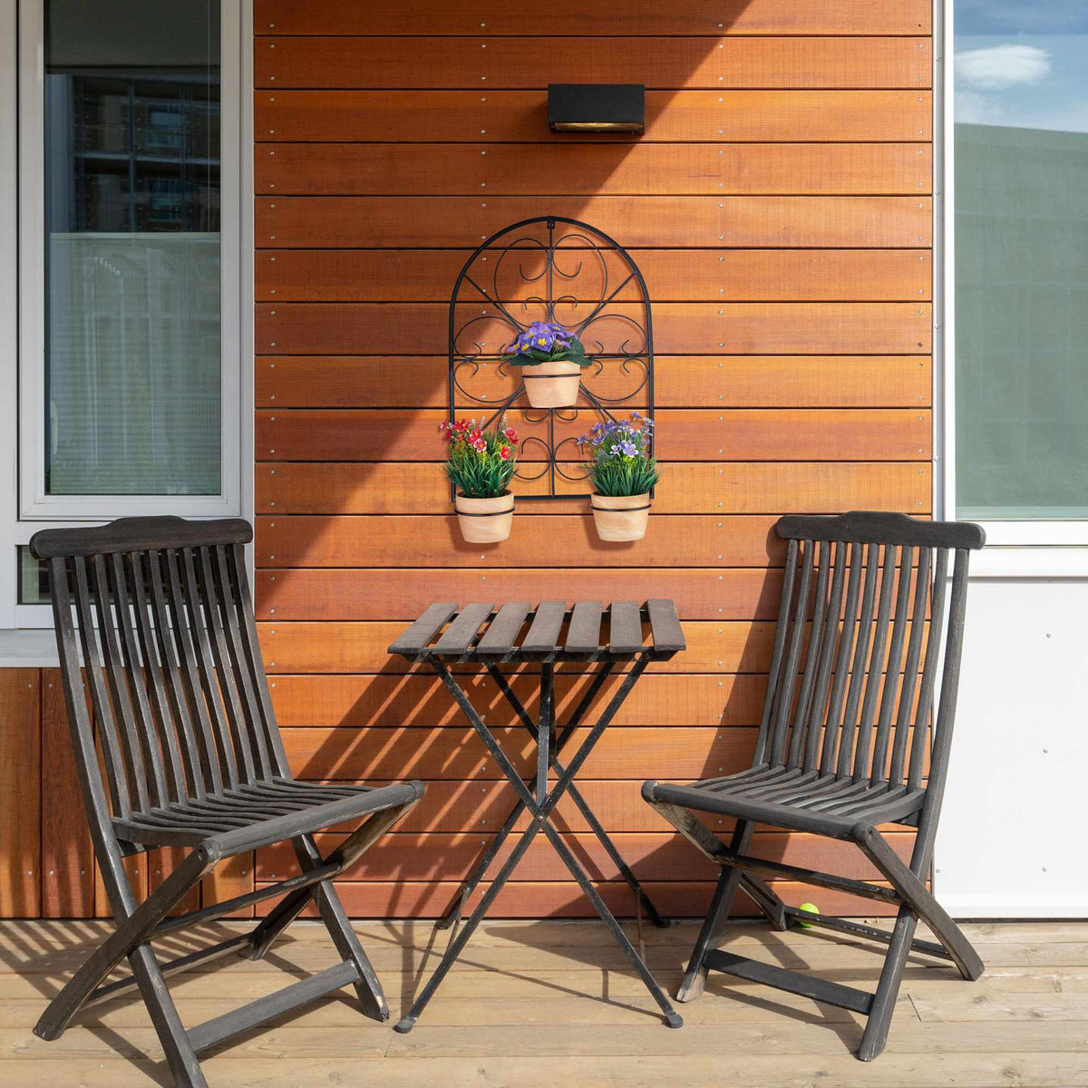 Flower pot holder in black