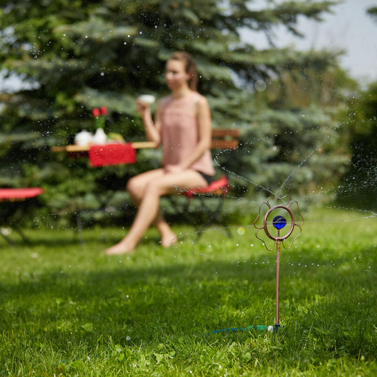 Flower-shaped garden sprinkler
