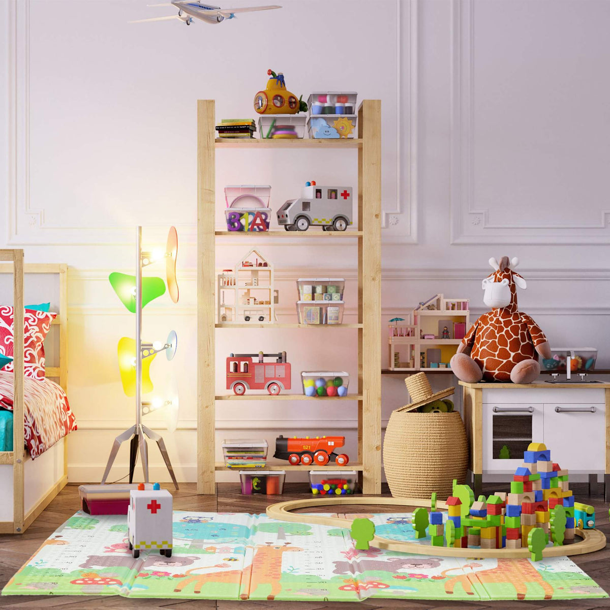 Foldable play mat with animal motifs