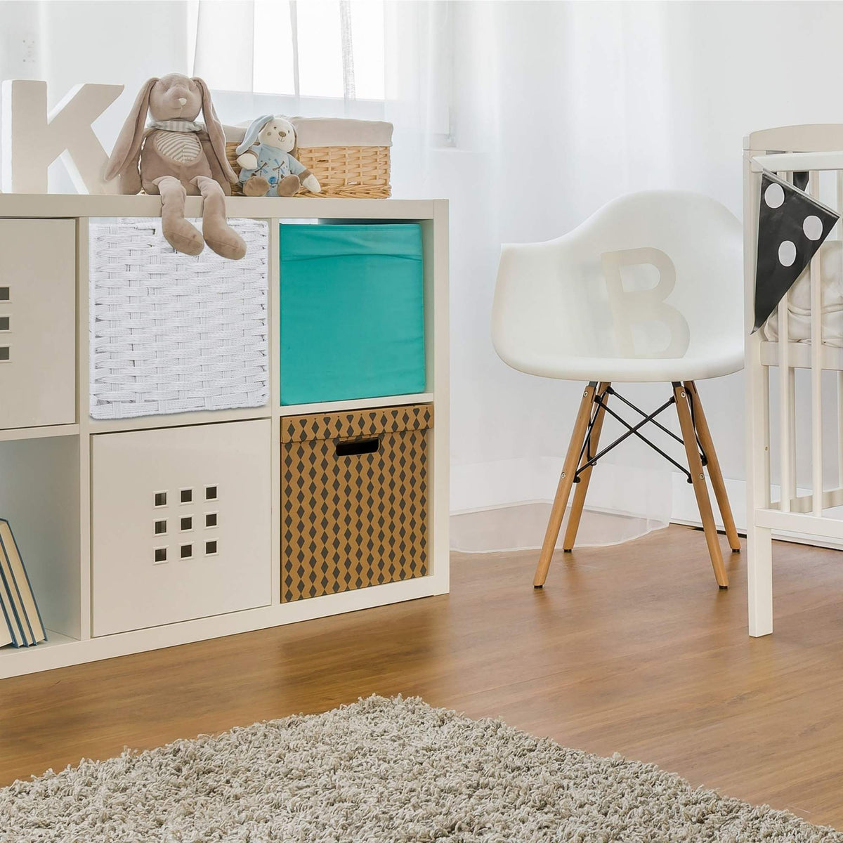 Foldable storage basket