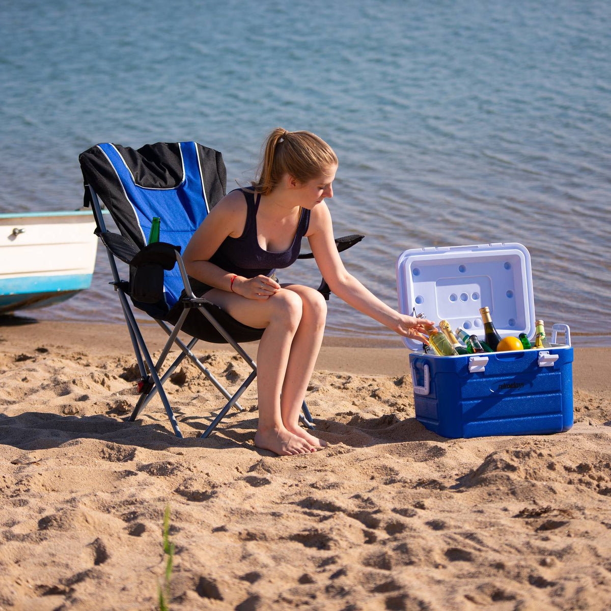 Folding camping chair with padding