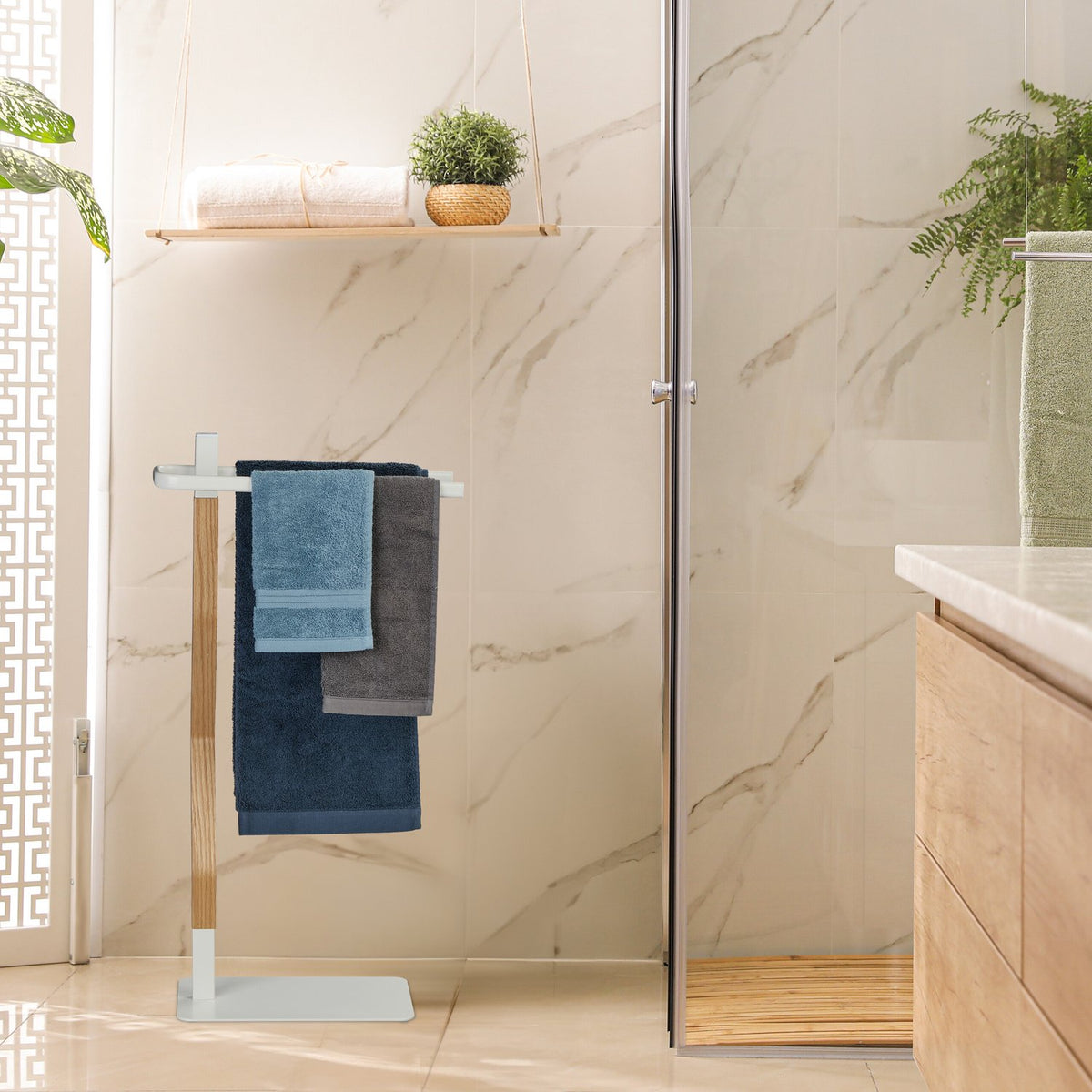 Freestanding heated towel rail