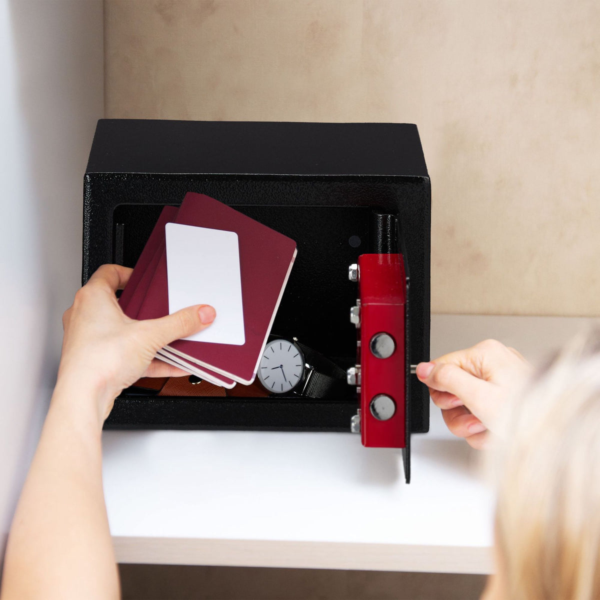 Furniture cabinet with key