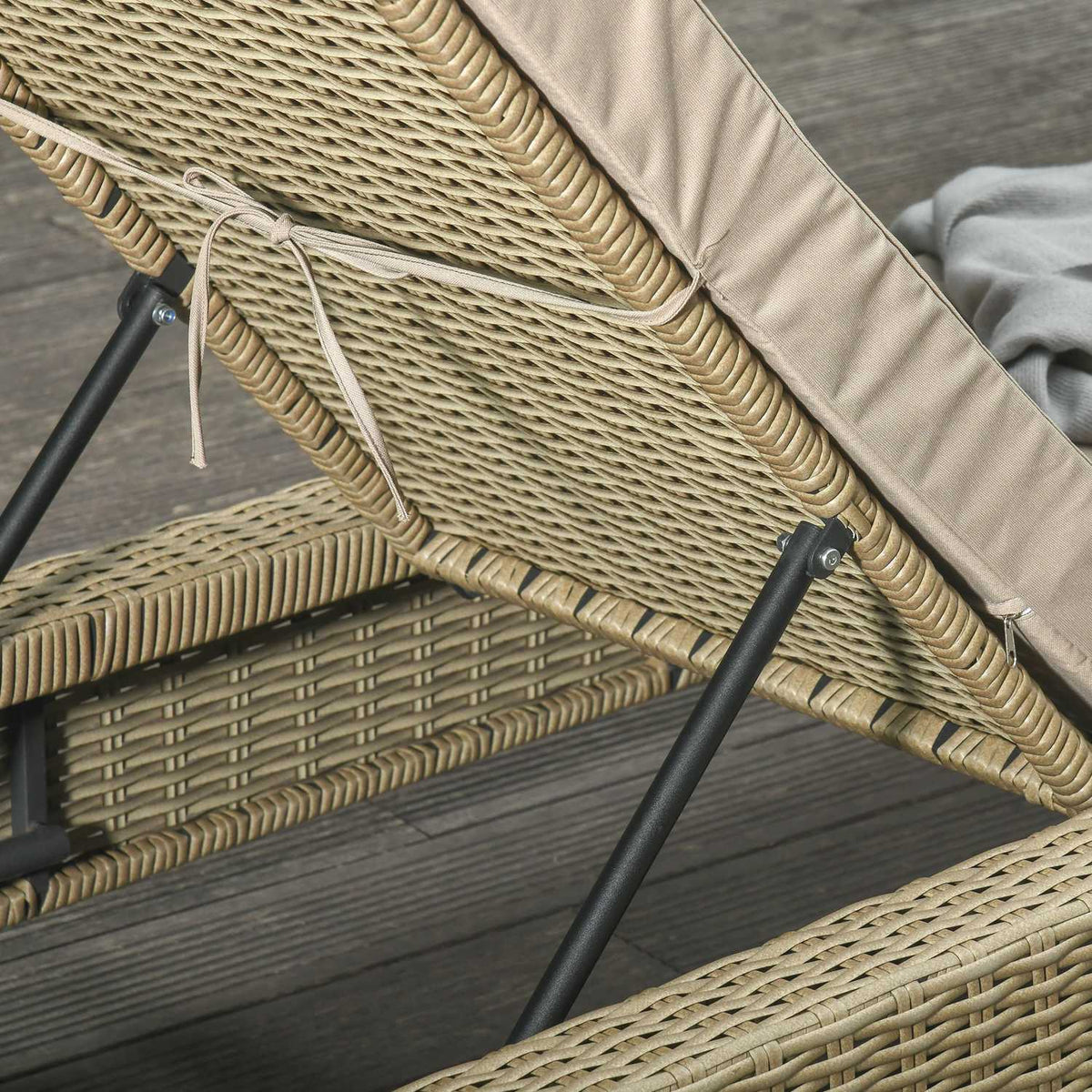 Garden Furniture Polyrattan Garden Lounger With Cushions Sun Lounger 5-Level Adjustable Steel Khaki 72 X 198 X 30 Cm