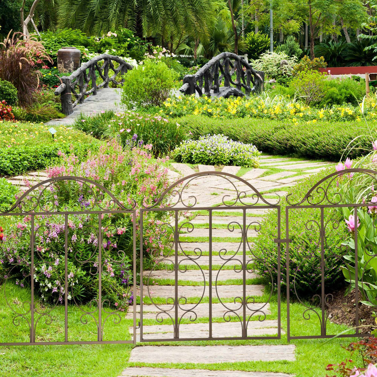 Garden gate in bronze, 3 parts