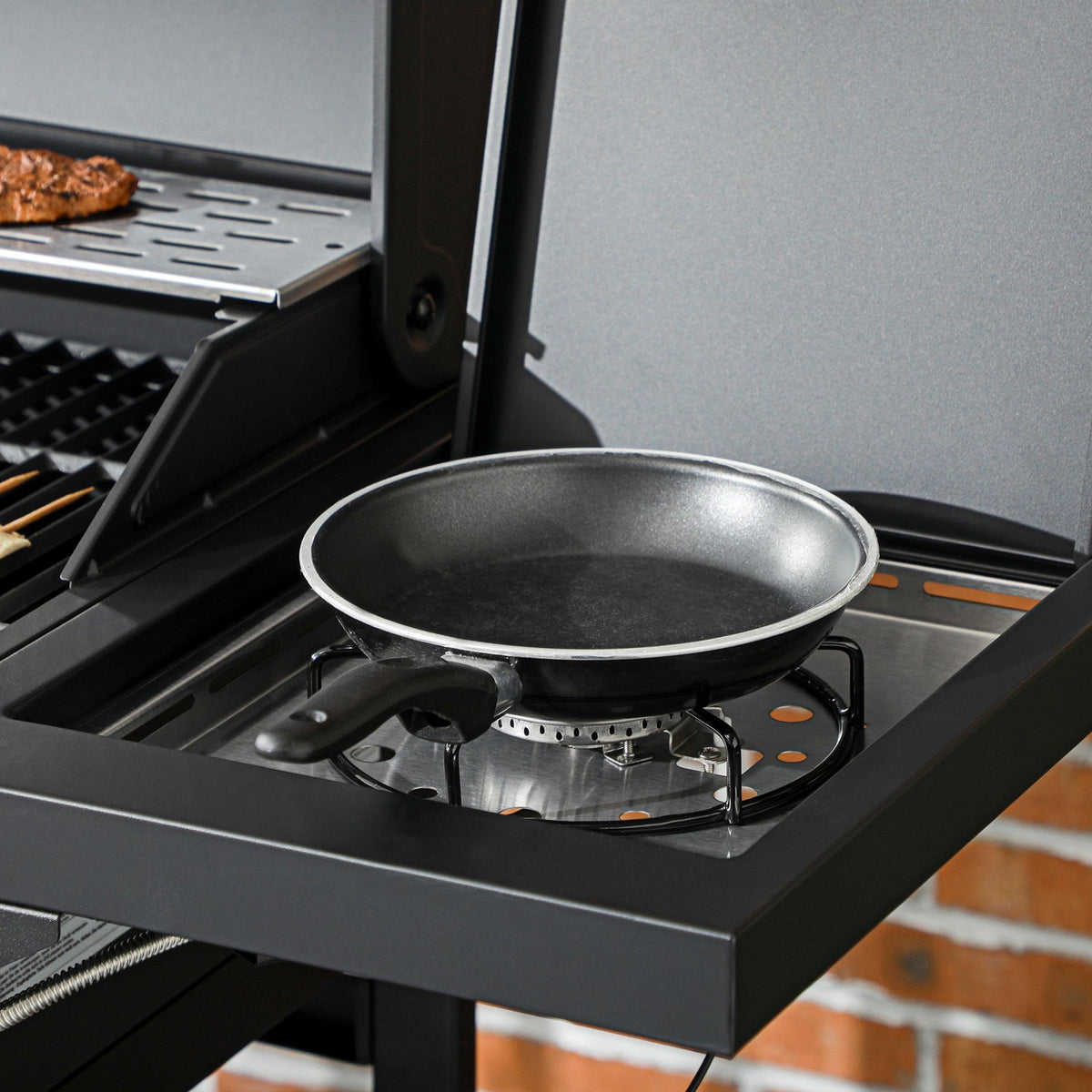 Gas Grill 2.5 Kw Grill Cart With 4+1 Burners, Thermometer, Bbq Grill With Wheels, Side Shelf, Hook, Shelf, Camping Grill Black