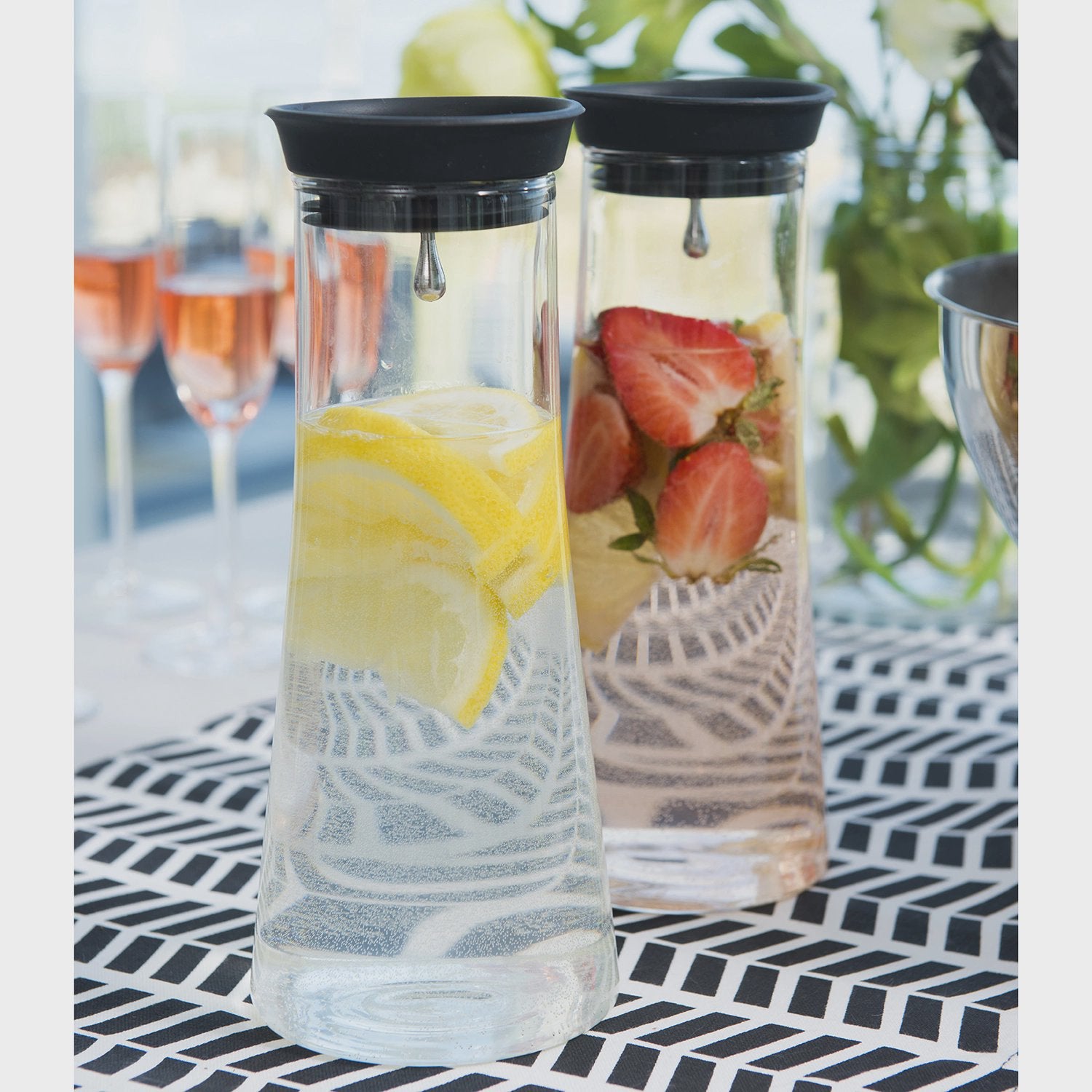 Glass Carafe with Silicone Lid, 1L, Dishwasher Safe