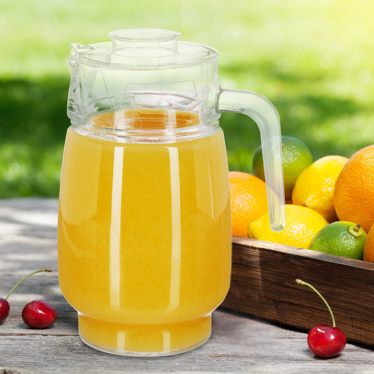 Glass jug with lid