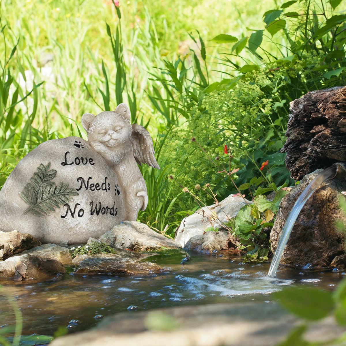 Grave decoration for cat