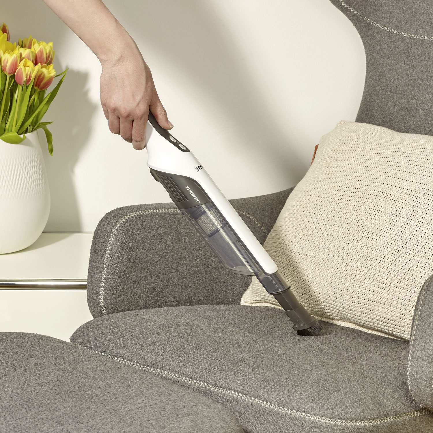 Hand vacuum cleaner 120W 2200mha Li-Ion HV7140