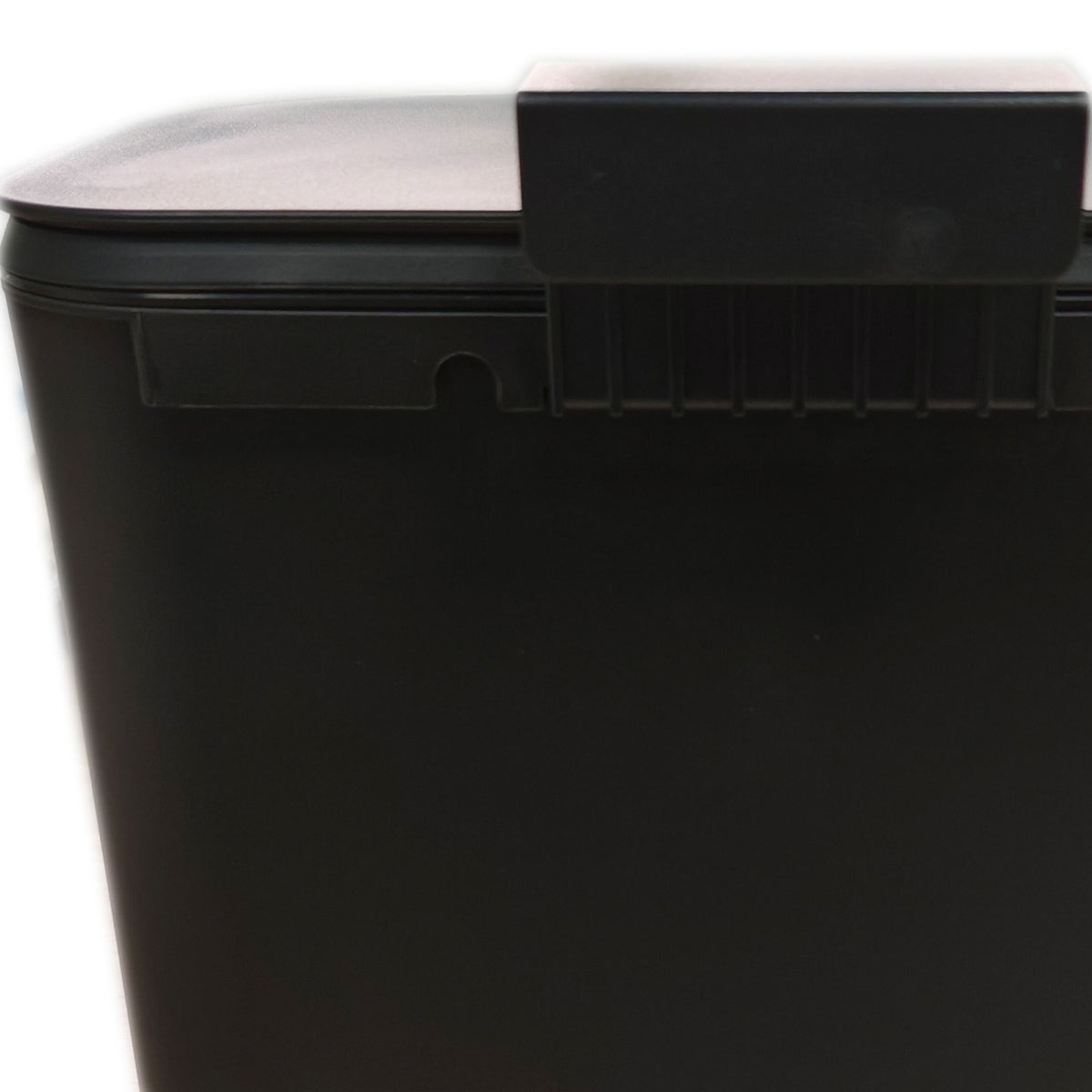 Hanging Kitchen Bin 9L – Compact Waste Disposal
