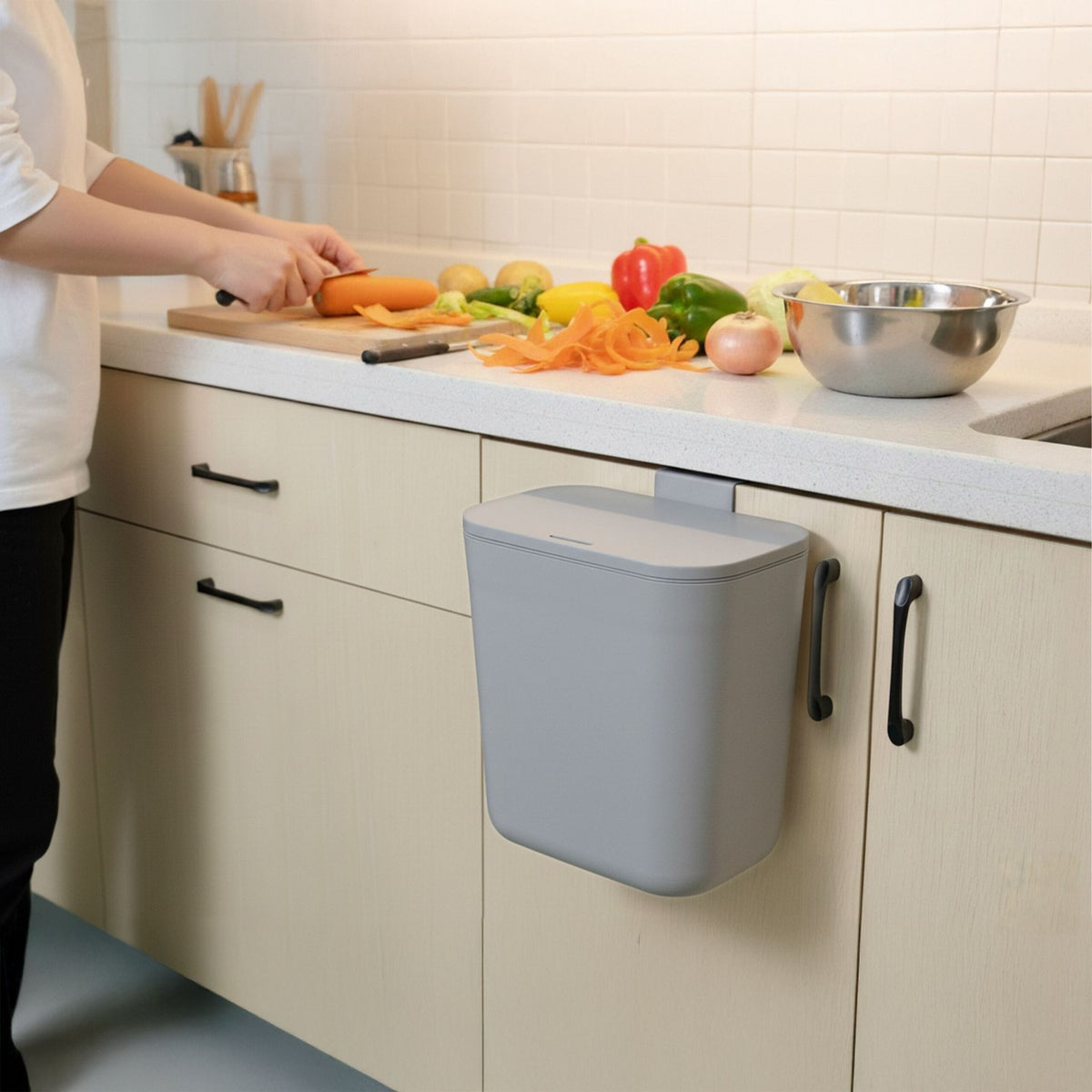 Hanging Kitchen Waste Bin, 9L, Hinged Lid