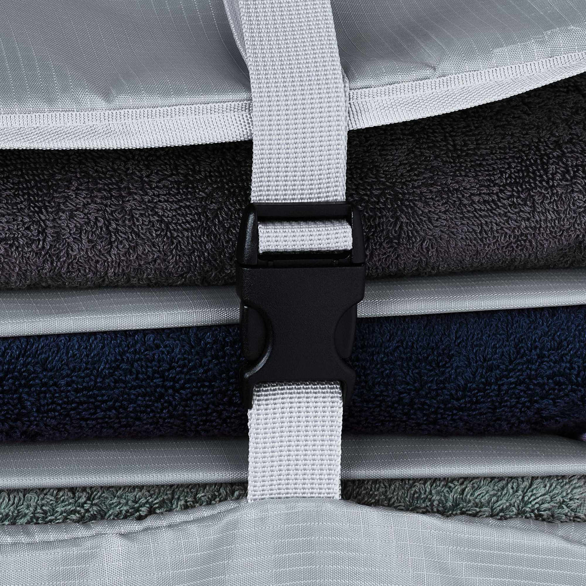 Hanging travel organizer 4 compartments
