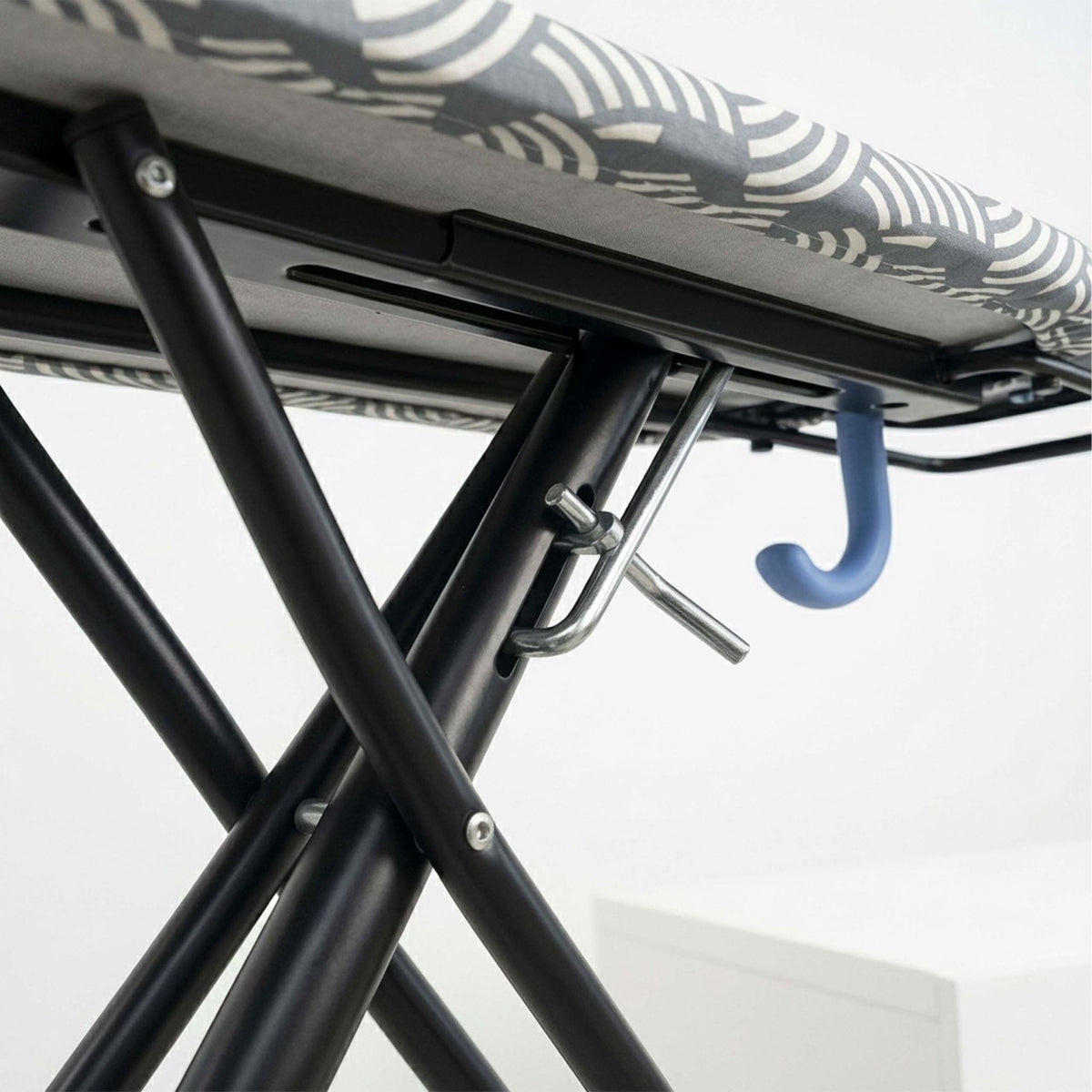 Height-Adjustable Ironing Board, 122x38 cm, Iron Rest